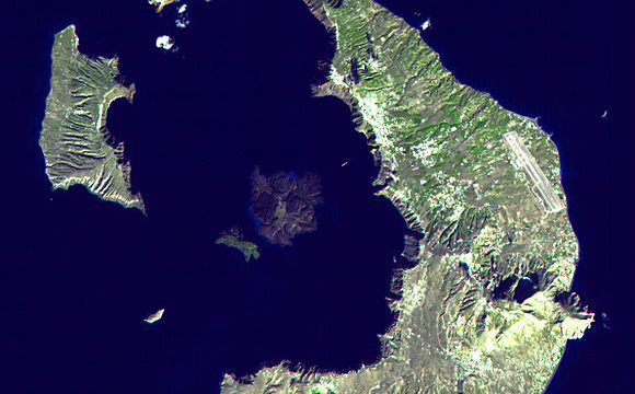 Las Islas de Santorini en Grecia se elevan 14cm por acumulación de magma subterráneo